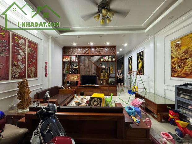 Bán Gấp Nhà Trong Ngõ Ô Tô Đường Hoàng Mai. 61m2, Mặt Tiền 5,3m,5 Tầng . 13,8 tỉ đẹp long - 2