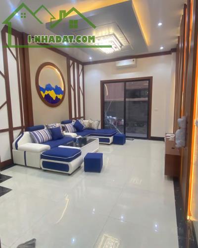 Nhà đẹp Đường Nguyễn Văn Linh 50m2 -  4 tầng -  4.5m MT - 5.8 tỷ - Long Biên - Hà Nội - 1