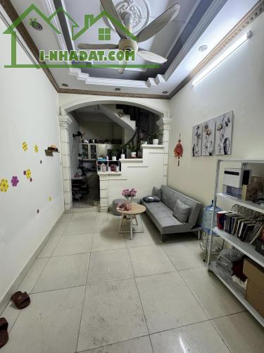 Bán Nhà Ngõ 40 Tô Vĩnh Diện 30,5m2 4 Tầng Gần Phố Gần Ô Tô Giá Chỉ 5,9 Tỷ - 1