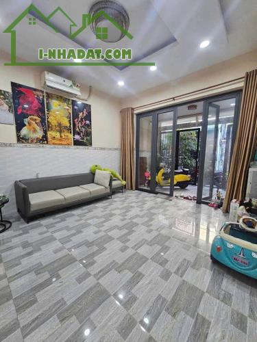 Nhà Cấp 4 - Hẻm xe hơi -Trung Mỹ Tây – Q12 - Ngay Chợ  - 4.3x19m  - Giá 3.999 Tỷ - 1