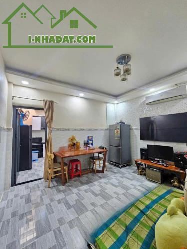 Nhà Cấp 4 - Hẻm xe hơi -Trung Mỹ Tây – Q12 - Ngay Chợ  - 4.3x19m  - Giá 3.999 Tỷ - 2