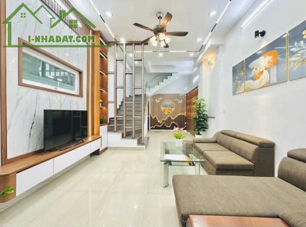 🎄 CỰC ĐẸP, DIỆN TÍCH RỘNG 62M2 TRƯƠNG ĐỊNH 8,8 TỶ/, 140TR/M2 QUÁ RẺ, SÂN ĐỂ 10 XE MÁY.