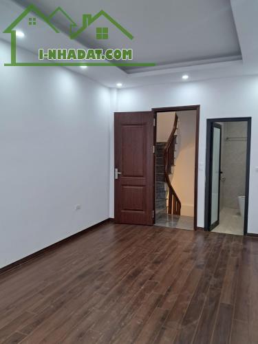 NHÀ PHỐ TT CẦU GIẤY - NGÕ THÔNG, MẶT TIỀN RỘNG - 45M, MT 4,5M - 8,x Tỷ - 1