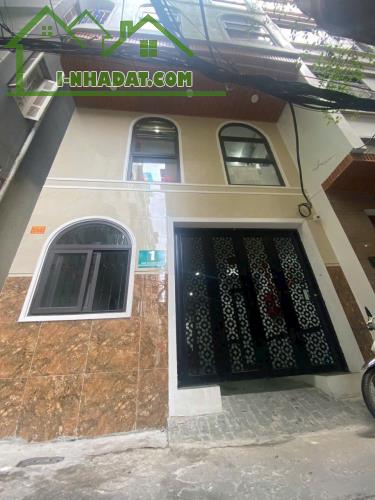Độc nhất 1 tòa ccmn tại Trung Kính 100m2 7 tầng 27 phòng kk xây mới 100% giá chỉ 2x tỉ