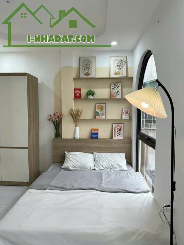 Độc nhất 1 tòa ccmn tại Trung Kính 100m2 7 tầng 27 phòng kk xây mới 100% giá chỉ 2x tỉ - 2