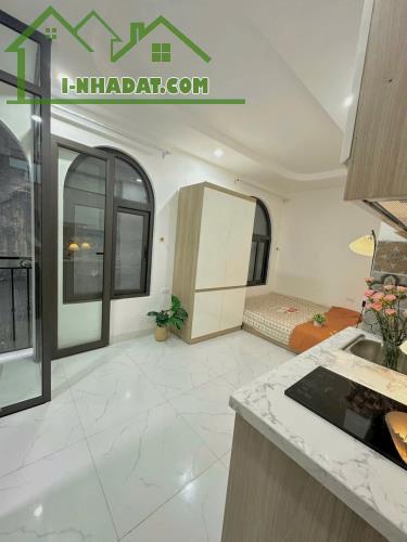 Độc nhất 1 tòa ccmn tại Trung Kính 100m2 7 tầng 27 phòng kk xây mới 100% giá chỉ 2x tỉ - 4