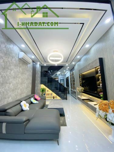 NHÀ CẠNH P.M.HƯNG, CÁCH HXH TRÁNH 20M, ĐƯỜNG CHUYÊN DÙNG CHÍNH QUẬN 7, 4 TẦNG-62M2-7.75 TỶ