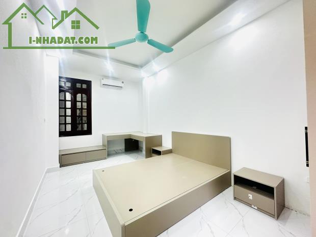 Bán nhà phố Hoàng Văn Thái 30m2 4 Tầng Nhà Đẹp Ở Ngay Giá Chỉ Nhỉnh 6 Tỷ - 2
