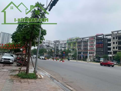 BÁN ĐẤT MẶT PHỐ HỒNG TIẾN TẶNG NHÀ CŨ 150M-2TẦNG-9MT.65 TỶ VỊ TRÍ KIM CƯƠNG XÂY TÒA ĐỈNH