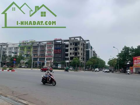 BÁN ĐẤT MẶT PHỐ HỒNG TIẾN TẶNG NHÀ CŨ 150M-2TẦNG-9MT.65 TỶ VỊ TRÍ KIM CƯƠNG XÂY TÒA ĐỈNH - 2