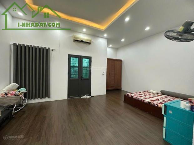 Chính chủ bán nhà 3 tầng đường Cách Mạng Tháng 8 - vị trí đắc địa, thuận lợi kinh doanh - 2