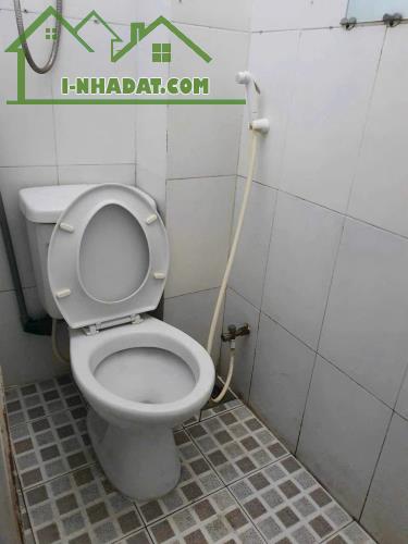 SÁT MẶT TIỀN  TRUNG TÂM Q4
DIỆN TÍCH SD 45 M2
CÓ 2 TỶ - 4