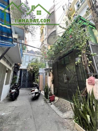 🏡 Bán nhà HXH CMT8, Q.3, điện NLMT, chỉ 9.x tỷ! - 2
