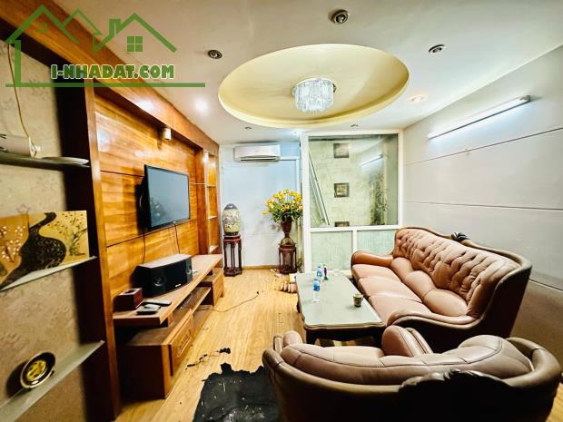 Bán nhà phố Pháo Đài Láng - Đống Đa, 45m2, 5 tầng ở ngay giá SỐC 10.5 tỷ