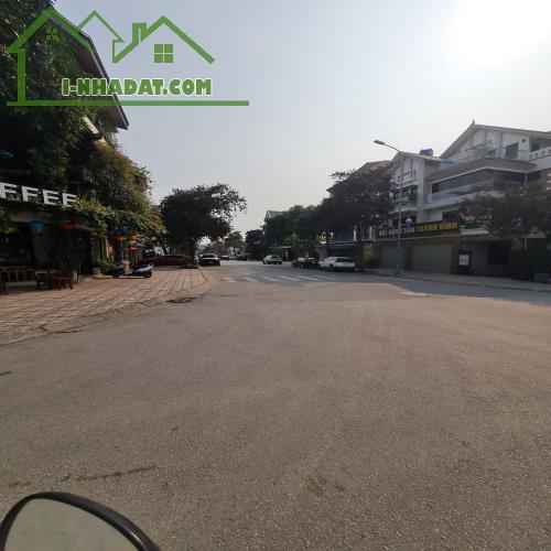 Lô góc 42m2 Đa Tốn, Gia Lâm. Ô tô tránh, thông. 4 tỷ x tiểu học. Lh 0989894845 - 2