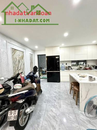CƠ HỘI HIẾM! NHÀ ĐẸP HẺM PHAN SÀO NAM, P.11, TÂN BÌNH, THANG MÁY TRONG NHÀ - CHỈ 22 TỶ