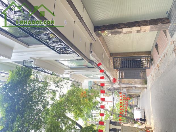 🔥Nhà Lạc Long Quân- Tây Hồ-40m, 4 ngủ, nhỉnh 9 tỷ💥