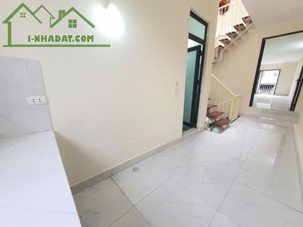 Nhà 61m2 Nghi Tàm - 5 tầng - Vị trí đắc địa 6,39 tỷ - 1