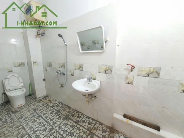Nhà 61m2 Nghi Tàm - 5 tầng - Vị trí đắc địa 6,39 tỷ - 3