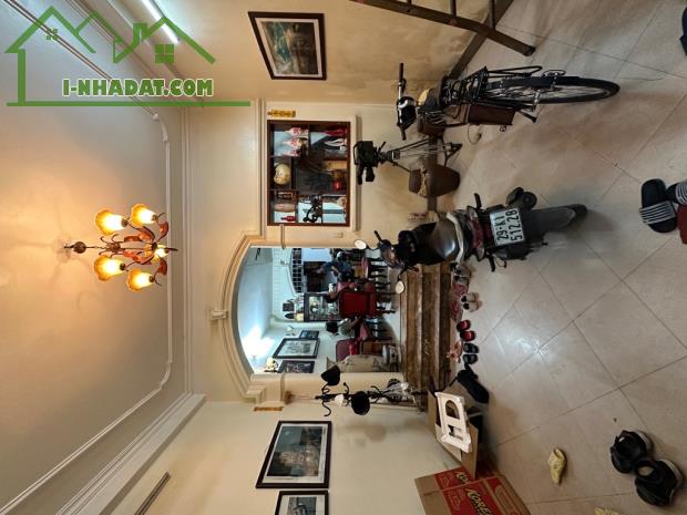 Nhà dân xây bề thế ngõ 23 Bồ Đề, gần sát hồ điều hoà - 2