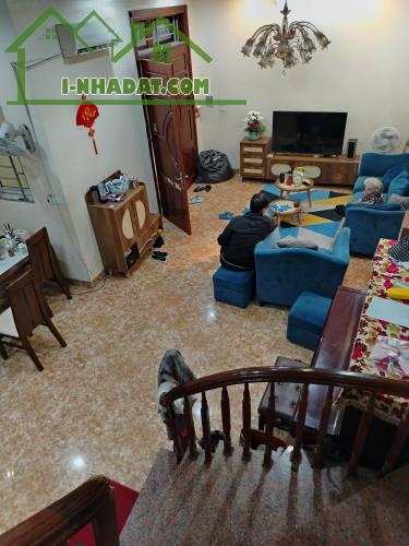 Cho thuê nhà nguyên căn ngõ 180 Xã Đàn, 4 tầng x 50m2, 4 ngủ, 16 Triệu (có thương lượng)
