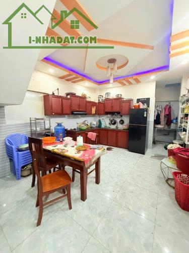 Bán nhà HXT Hương Lộ 2, gần ngã 4 Bốn Xã, Giáp Tân Phú, 50m² - 4x13 - 3 tầng, chỉ hơn 4 tỷ - 2