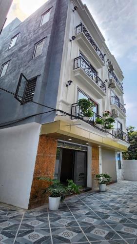 Bán nhà 5 tầng, Thạch Bàn, Long Biên, ngõ 3m, 20m ra otoo tránh
