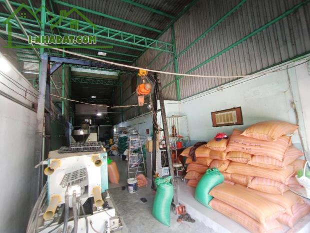 BÁN NHÀ XƯỞNG HƯƠNG LỘ 2 - 150M2 - XE TẢI RA VÀO - GIÁ 7.2 TỶ