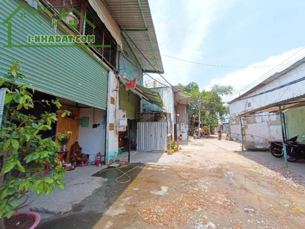 BÁN NHÀ XƯỞNG HƯƠNG LỘ 2 - 150M2 - XE TẢI RA VÀO - GIÁ 7.2 TỶ - 1