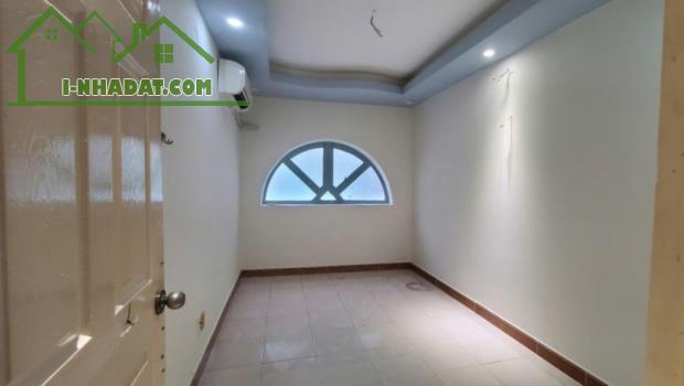Đ. Hoàng Hoa Thám, lối vào nhà ga T3, 54m², 4 tầng, ST - 3