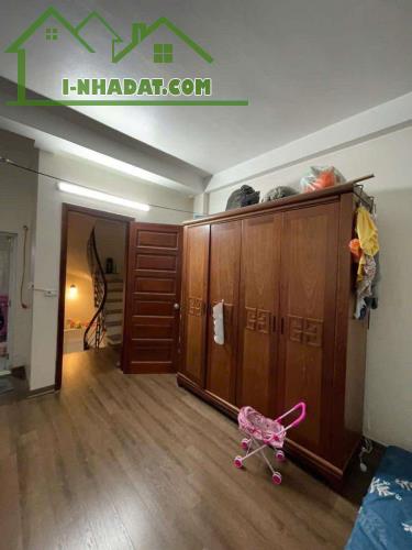 BÁN ĐẤT TẶNG NHÀ - PHỐ HOÀNG QUỐC VIỆT (50M2). GIÁ 8 TỶ - 3
