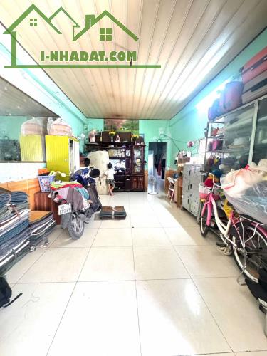 Bán Nhà Lô góc Thới An 28. 63m2, 2 Tầng, Đường 4 m thông,xe hơi ngủ trong nhà. - 1