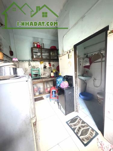Bán Nhà Lô góc Thới An 28. 63m2, 2 Tầng, Đường 4 m thông,xe hơi ngủ trong nhà. - 2