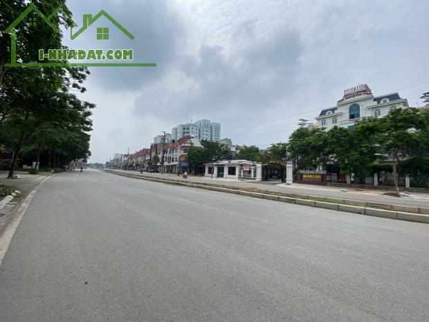 Cần bán nhà 3 tầng mặt đường Nguyễn Tất Thành – Vĩnh Yên - 1