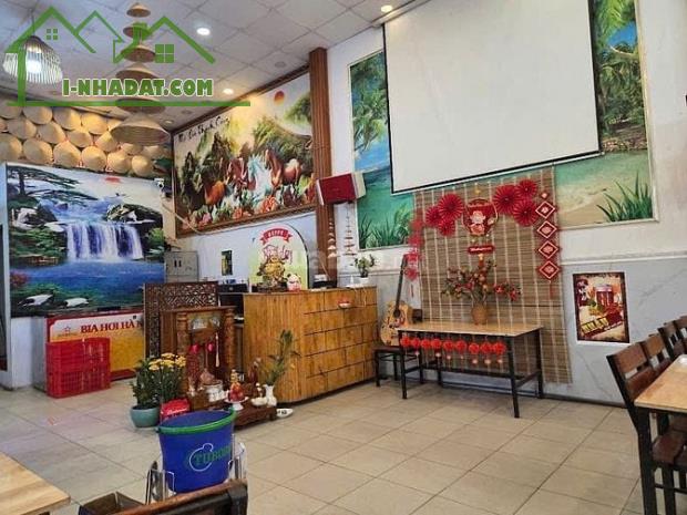 Tân Phú, Sang quán nhậu góc 2 MT Nguyễn Cửu Đàm, dt 12 x 20m, full nội thất, Liên hệ : - 2