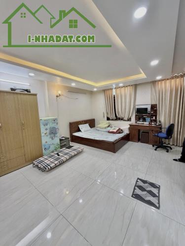 BÁN GẤP - SIÊU PHẨM Q7 - ĐÃ GIẢM 1,25 TỶ - CHỈ CÒN 7 TỶ - 1