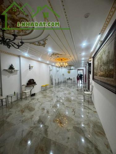 Nhà Đẹp Mặt Phố Kinh Doanh Đại Cồ Việt , Hai Bà Trưng 195m, 9 tầng, mt 6.8m, giá 155 tỷ.
