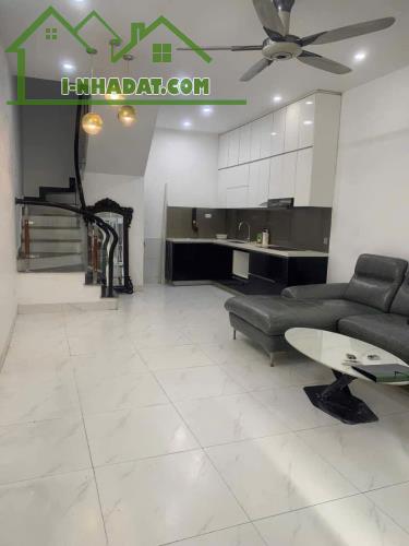 Bán Nhà!Nghi Tàm,30m ra Oto,DT: 38m2 x 3Tầng,MT: 4.3m,Giá: 7.85 tỷ Tây Hồ - 4