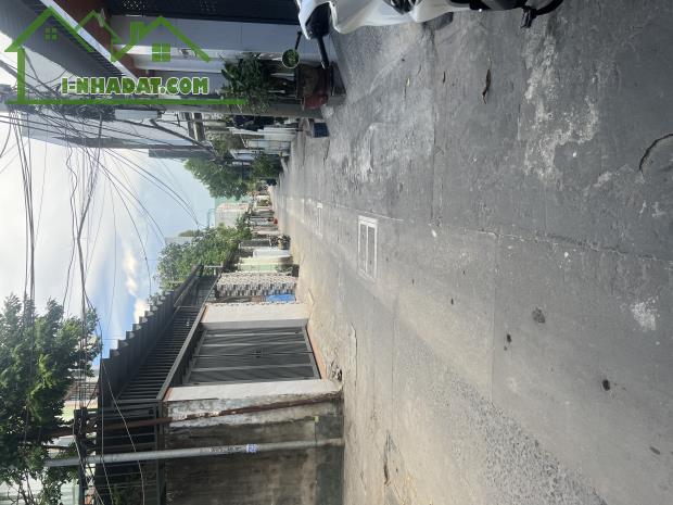 Bán đất tặng nhà kiệt oto Phó Đức Chính . Đang cho thuê 3tr/tháng . DT:72m , ngang 6m