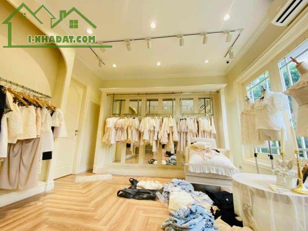 [Mặt Phố] Bán nhà MP Trần Khát Chân, 45m2X5T,Giá 18.5 Tỷ, Vỉa hè, KD sầm uất - 1