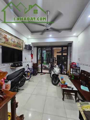 Bán nhà Phường 10 Tân Bình, Hồng Lạc, 4 tầng 3PN, giá 5tỷ599