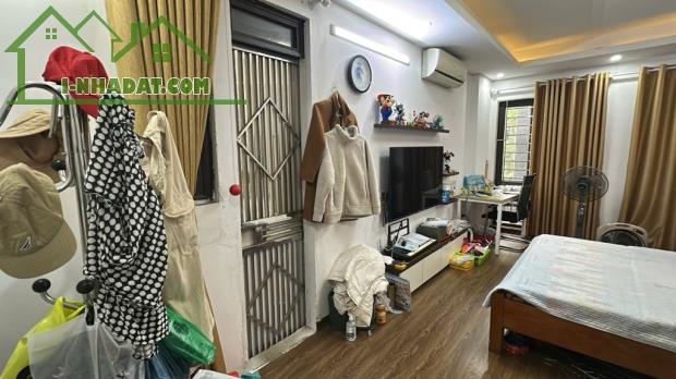 Bán nhà Việt Hưng- 40m2-5 tầng -  oto sát nhà - nhỉnh 6 tỷ ( Thương lượng) - 2