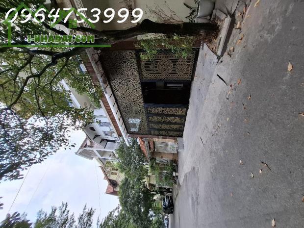 BIỆT THỰ THANG MÁY KHU BÙI XUÂN PHÁI MỸ ĐÌNH
Diện tích 125m² x 6 tầng – Thang máy – Full