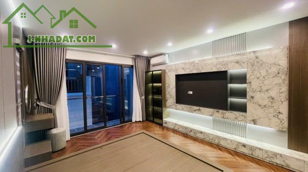 Nhà Vip 7 tầng thang máy Gara Ô tô Lô Góc tại ngõ 541 Bát Khối, Long Biên - 3
