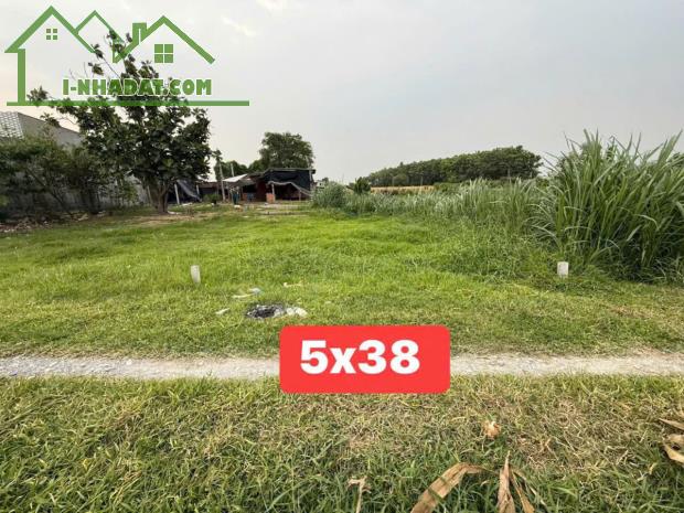 Chính Chủ Kẹt tiền Bán Gấp 5x38 Sát Trung Tâm TT Đức Hoà giá 760tr SHR