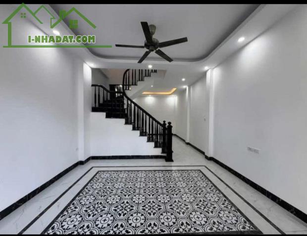 Bán gấp nhà 36m Phụng Châu- Chương Mỹ đường 5m - 2,8 tỷ  Vị trí đẹp, ô tô vào tận nơi,