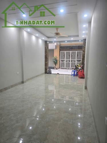 NHÀ ĐẸP - NGUYỄN CHÍ THANH - ĐỐNG ĐA - VỊ TRÍ CỰC ĐẸP - 7 TẦNG THANG MÁY - VỪA Ở VỪA CHO T - 2