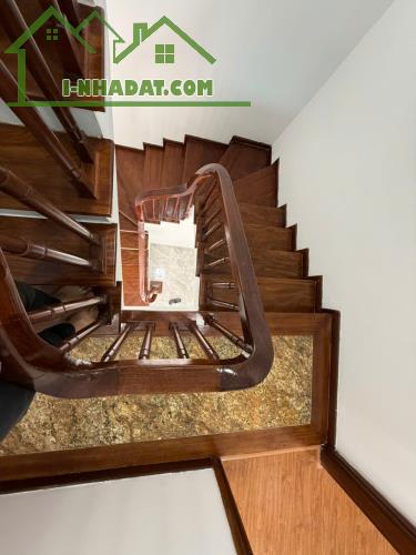 Bán gấp Nhà An Trai, 30.4m, 5 tầng , nội thất xịn, ô tô đỗ cổng, View hồ thoáng mát - 3