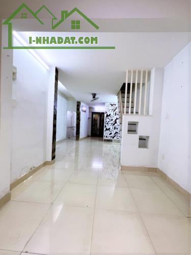 6 TỶ NHÀ QUẬN 3 - HẺM THÔNG NGUYỄN THIỆN THUẬT - SÁT MẶT TIỀN - 40M2 2 TẤM 3PN ĐẸP