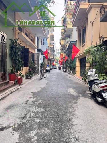 BÁN NHÀ PHỐ THÁI HÀ, YÊN LÃNG - 62M² x 5 TẦNG - 2 MẶT TIỀN - Ô TÔ TRÁNH - KINH DOANH -